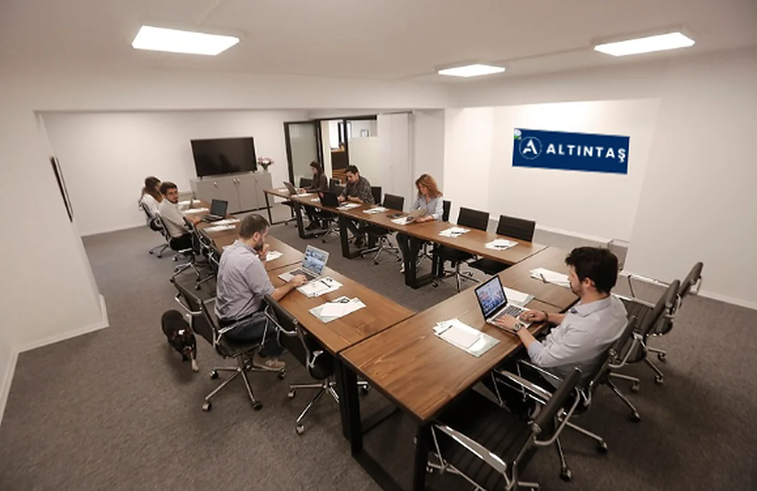 Altıntaş Turizm meeting room